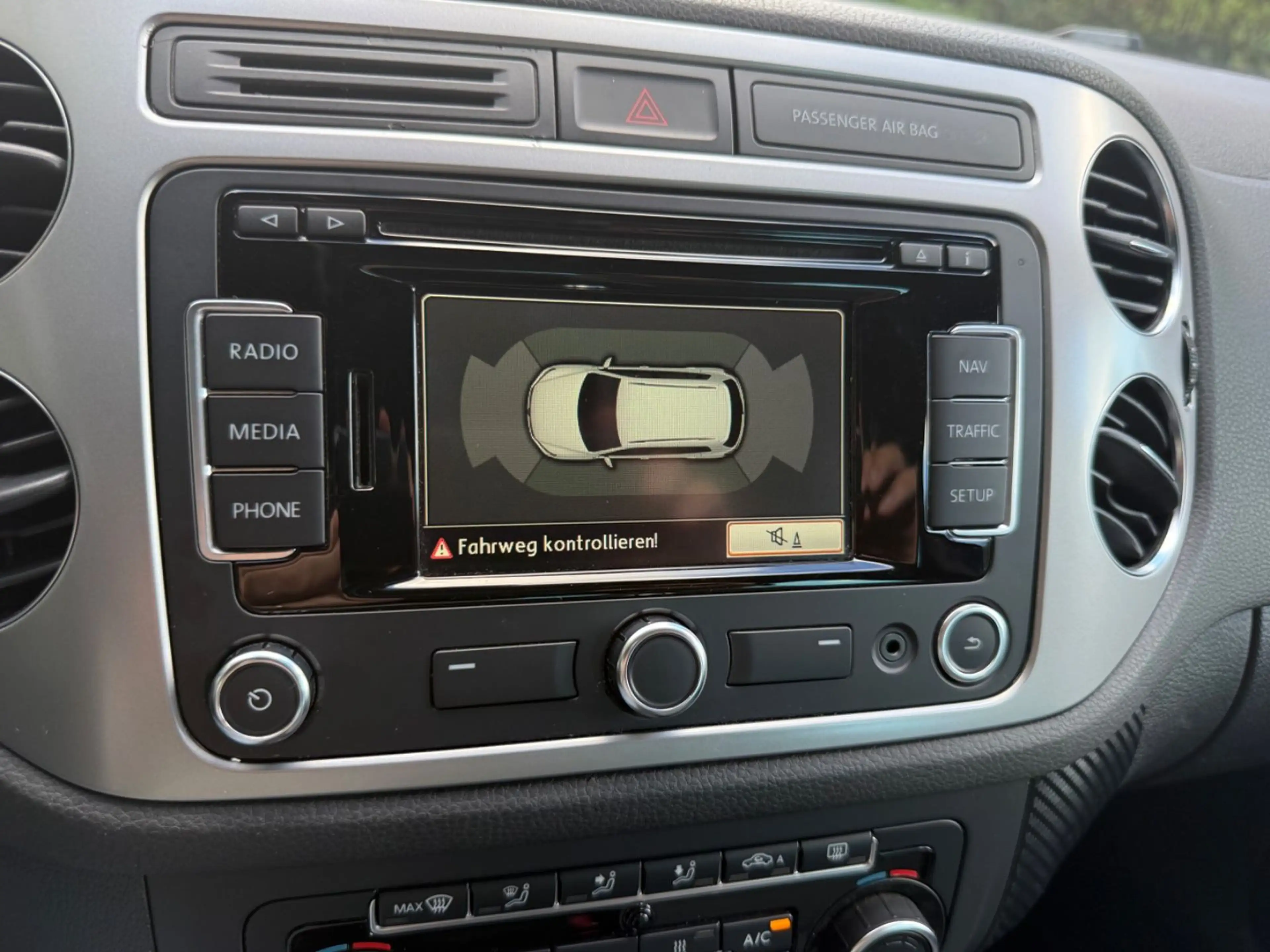 Volkswagen Tiguan Sport & Style BMT,Panoram,Navi — photo 11