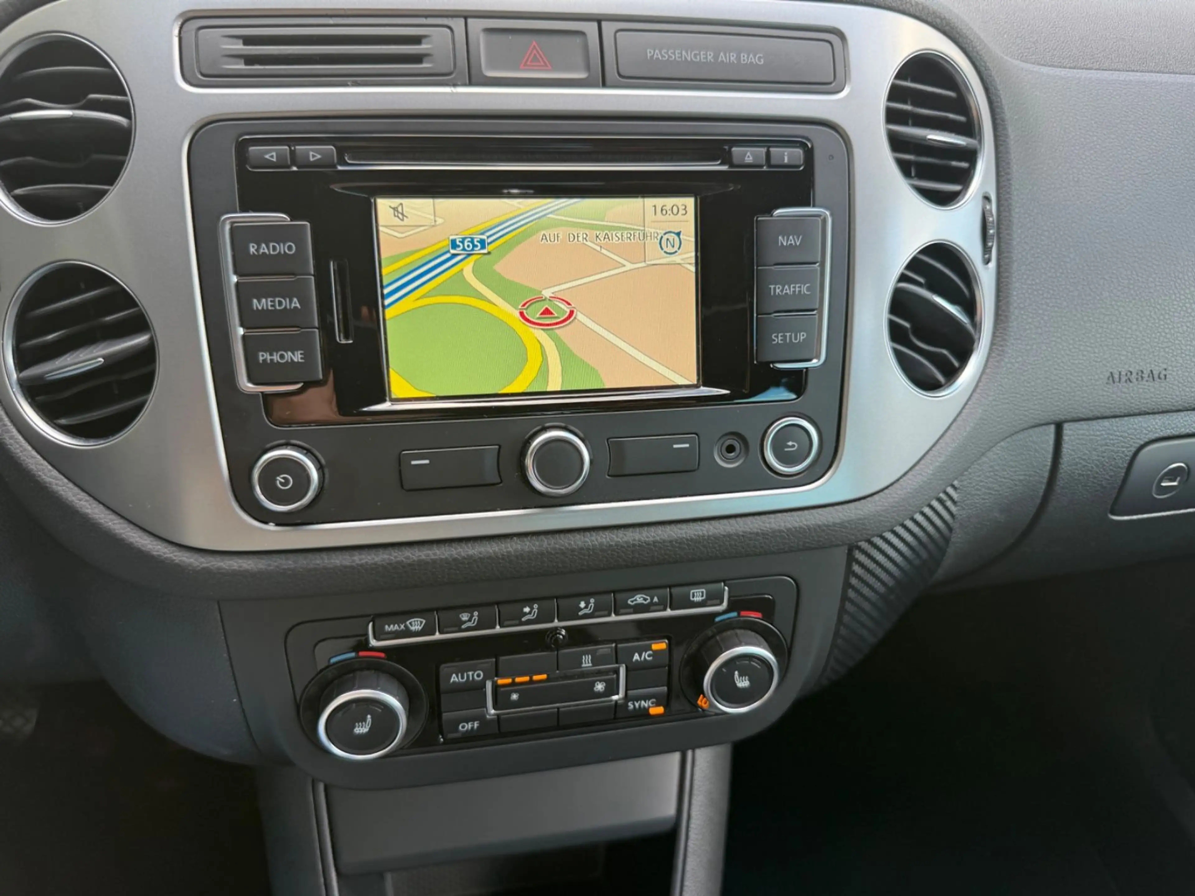 Volkswagen Tiguan Sport & Style BMT,Panoram,Navi — photo 12