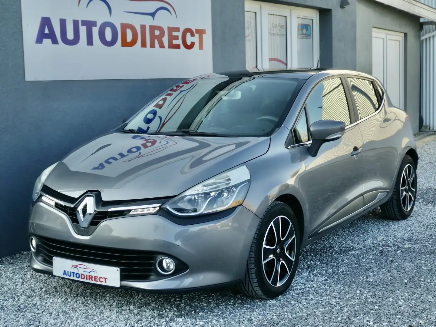 Renault Clio 0.9 TCe Community Pano, Navi, Camera, Airco, PDC Grau - 1