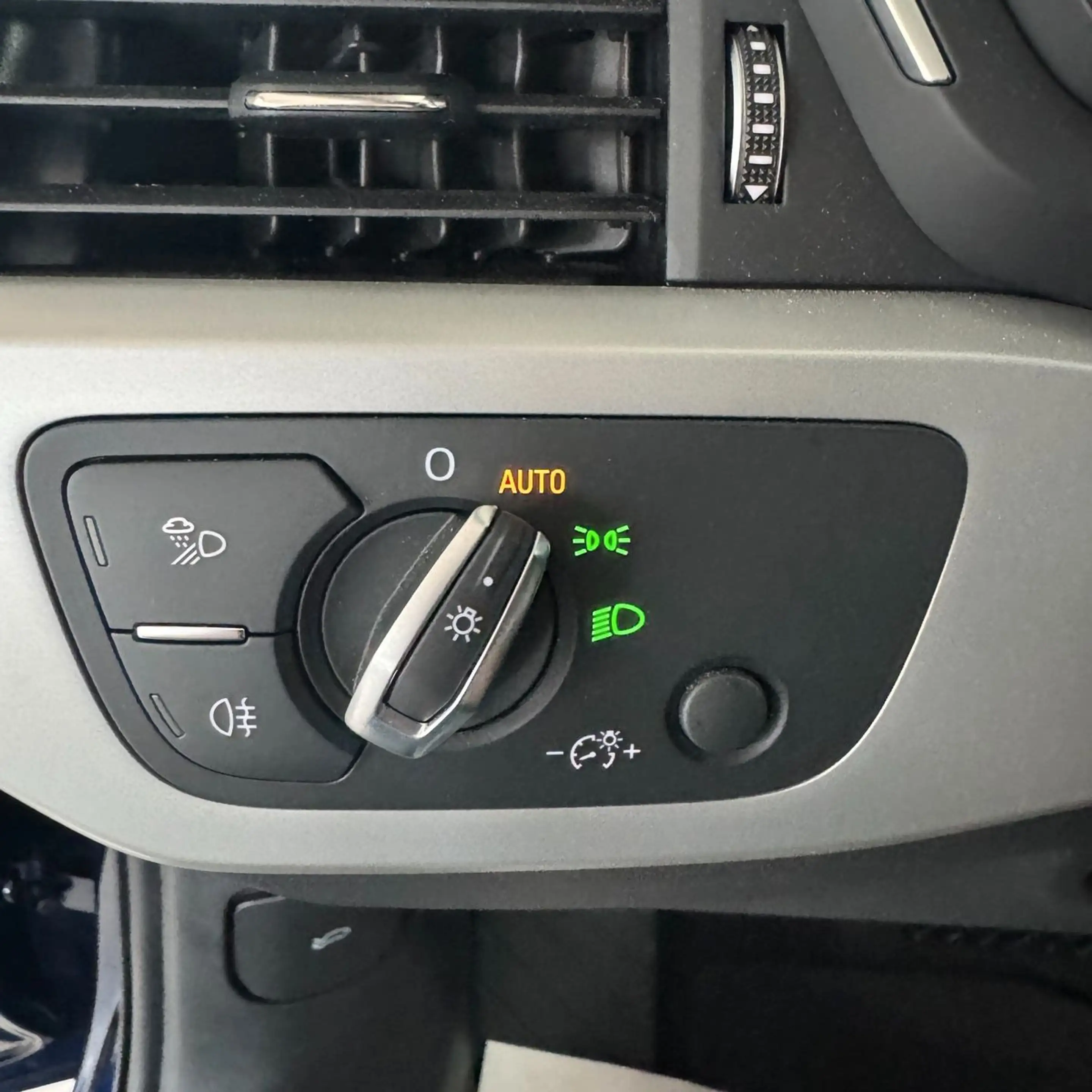 Audi A4 Lim. 35 TFSI advanced — photo 12