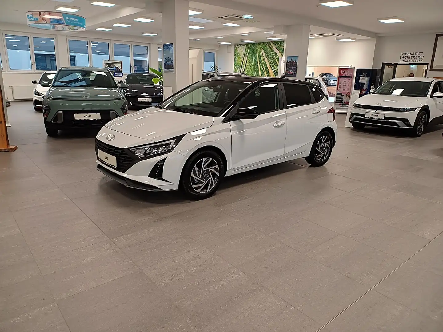 Hyundai i20 1,2 MPI Comfort Line *LED*Navi*SHZ*Klima* Weiß - 2