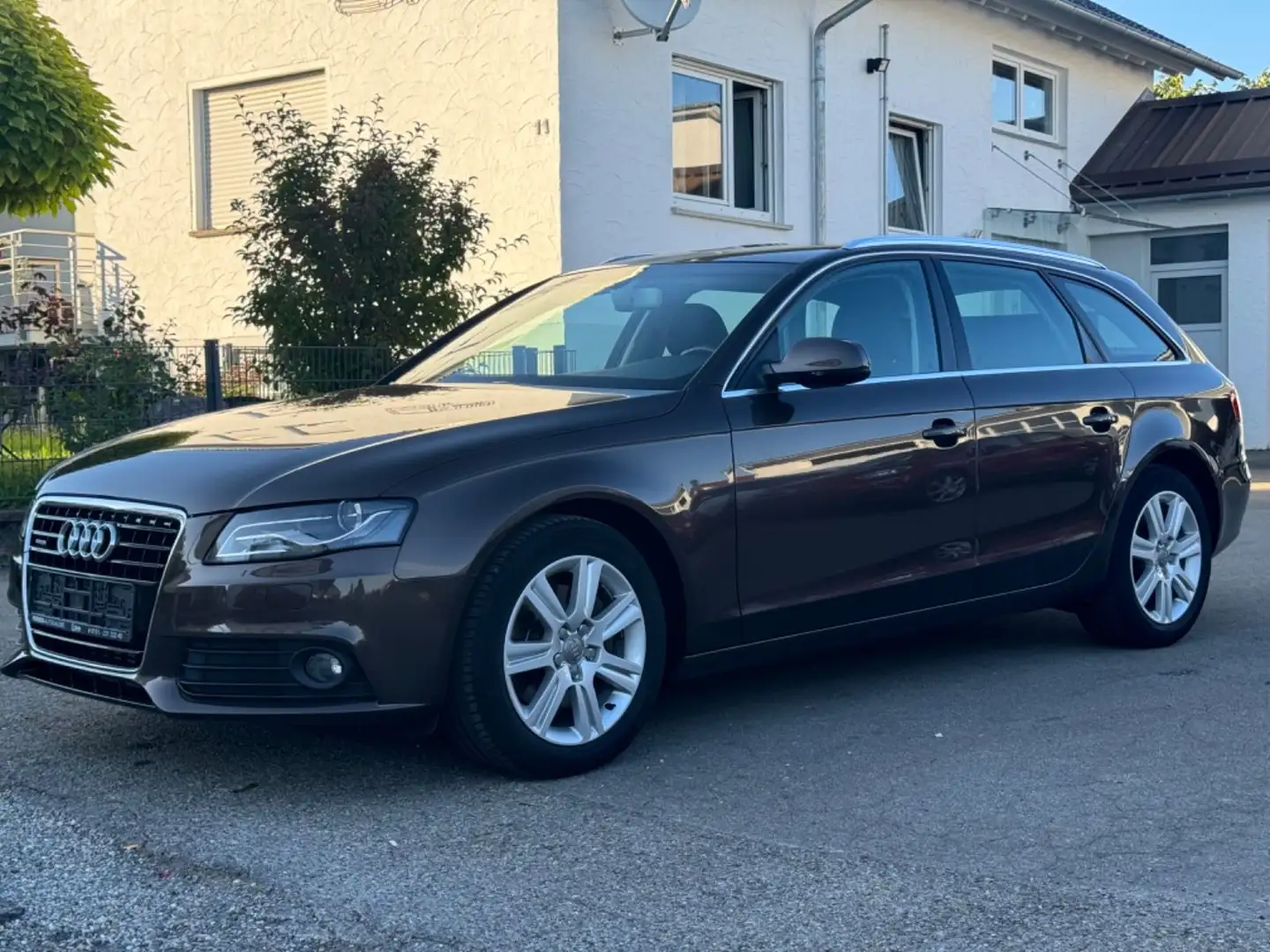 Audi A4 Avant Ambiente|QUATTRO|TEMPOMAT|AHK| Braun - 1