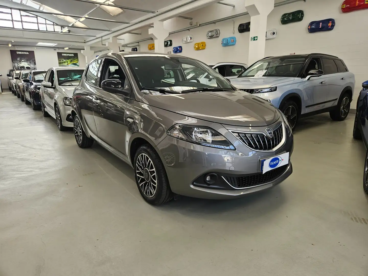Lancia Ypsilon Ypsilon 1.0 firefly hybrid Platino s&s 70cv Grau - 1