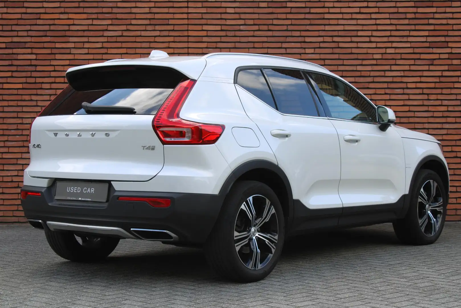 Volvo XC40 T4 Automaat Inscription | Trekhaak | Panoramadak | Wit - 2