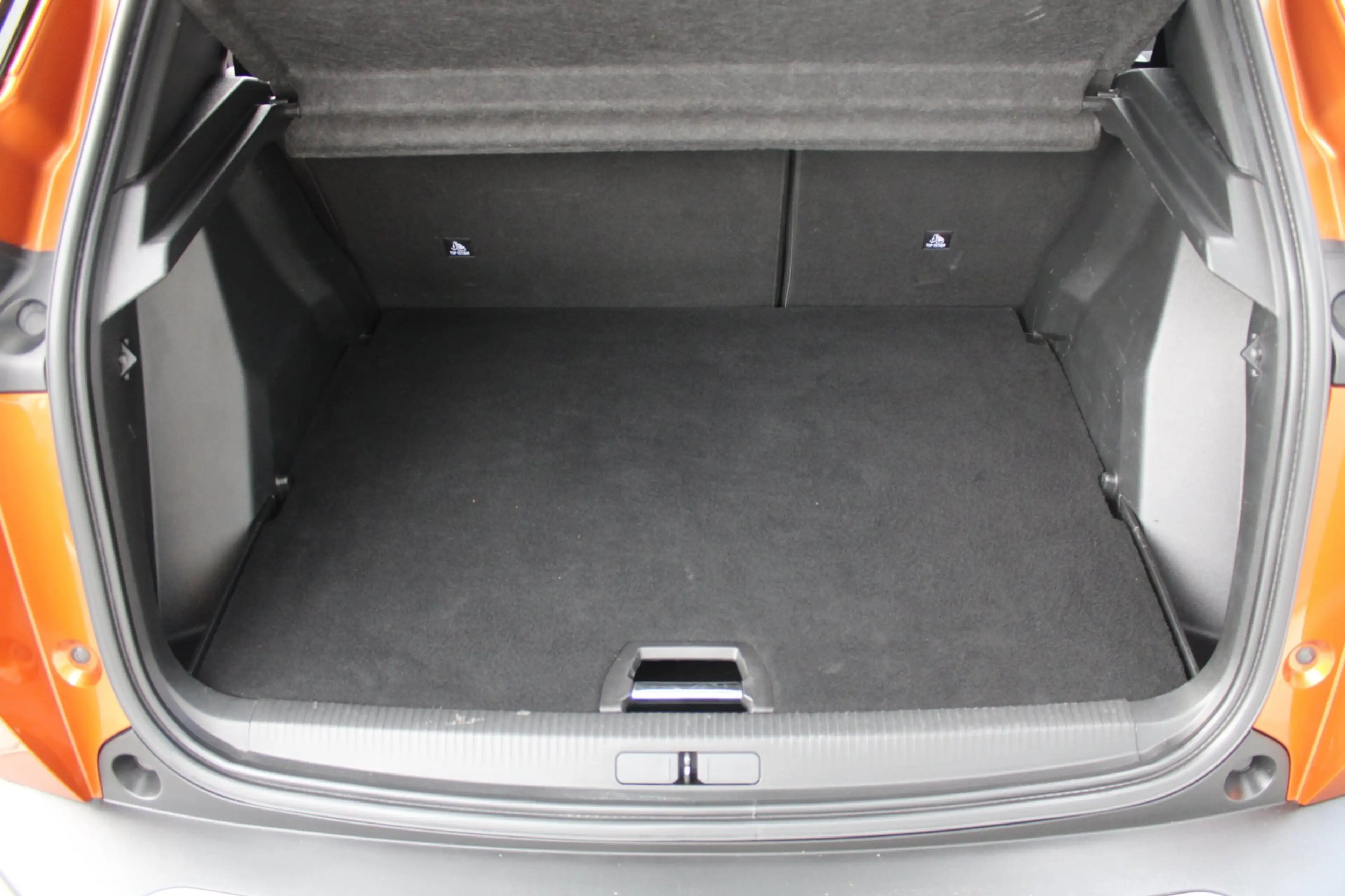 Peugeot 2008 1.2 PureTech Allure Pack Premium Plus NIEUWE BANDE — photo 11