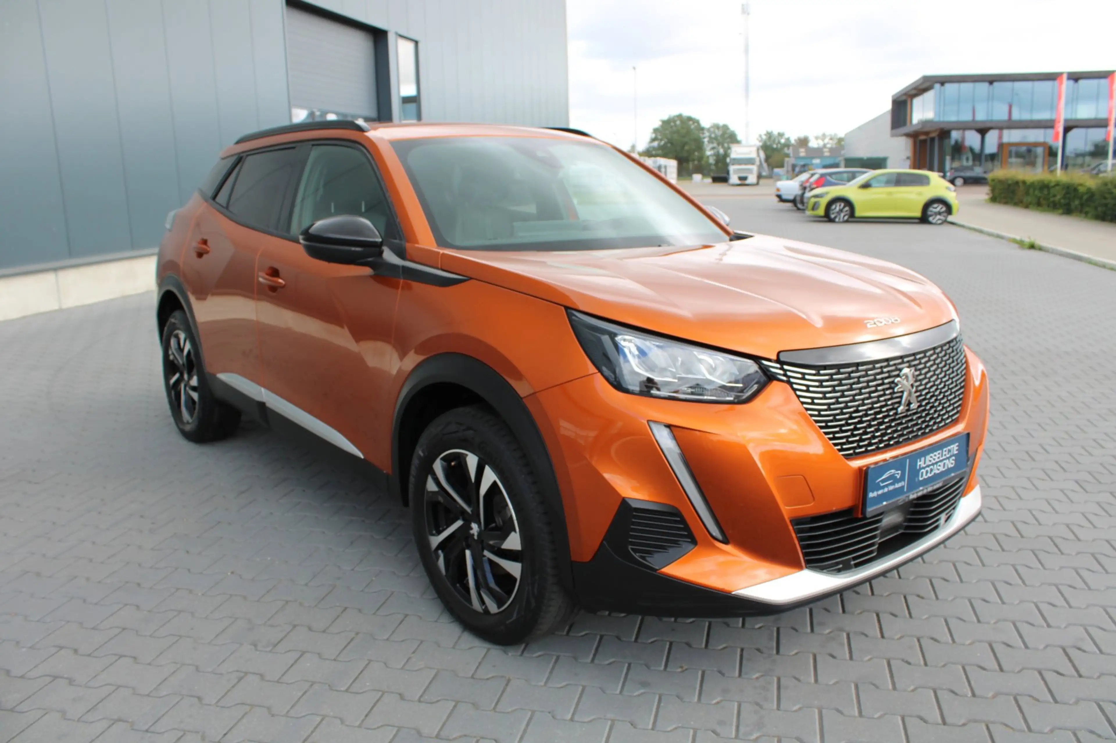 Peugeot 2008 1.2 PureTech Allure Pack Premium Plus NIEUWE BANDE — photo 7