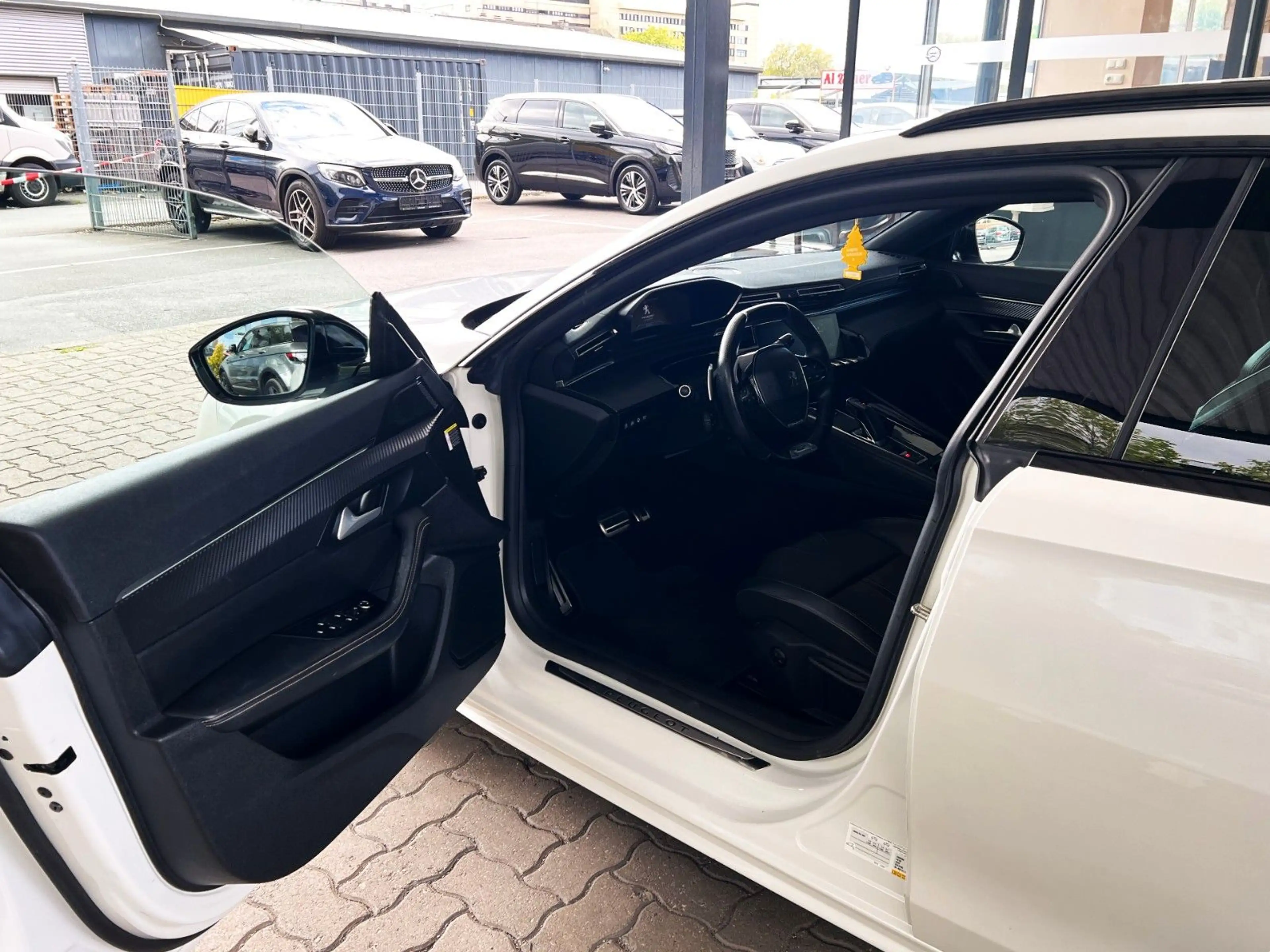 Peugeot 508 SW/GT/165 kW/Plug-in-Hybrid/360°Kamera/Sport — photo 11