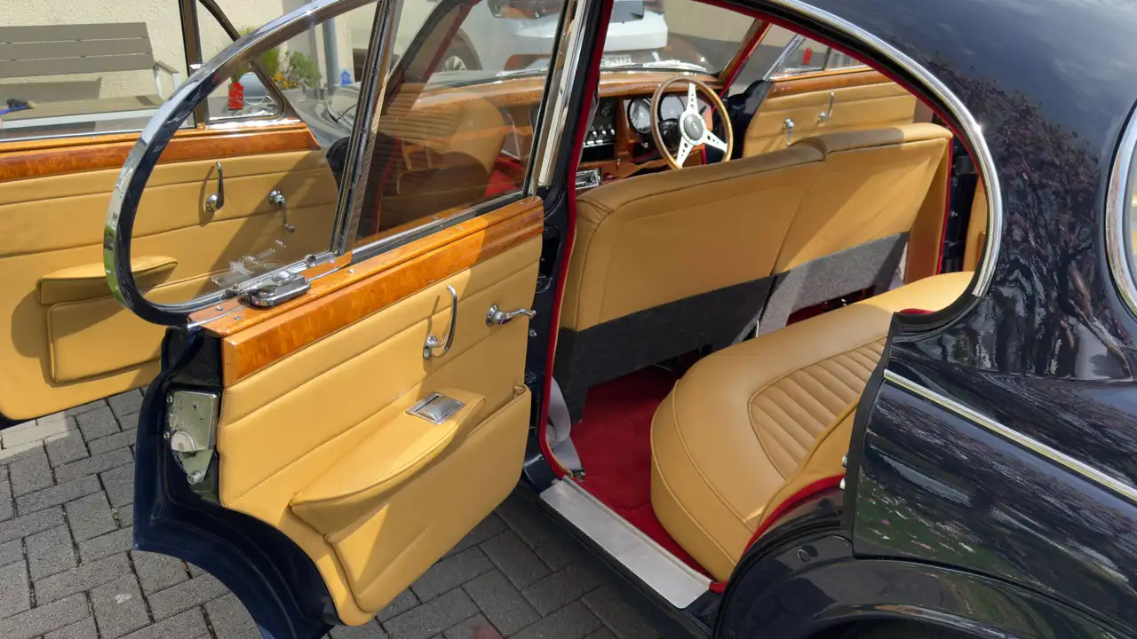 Jaguar MK II Daimler V8 250, foto 8