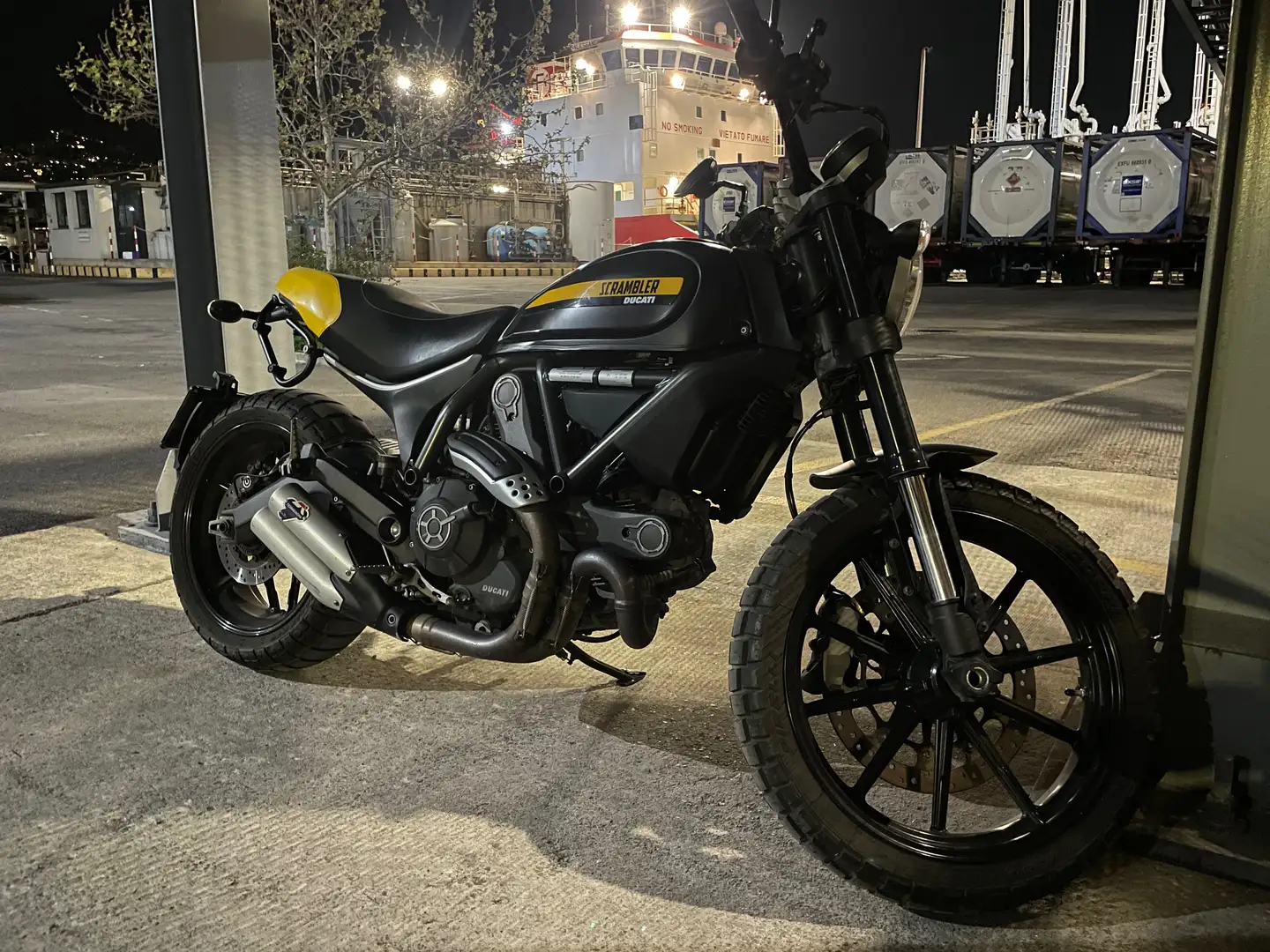 Ducati Scrambler Full Throttle Negro - 1