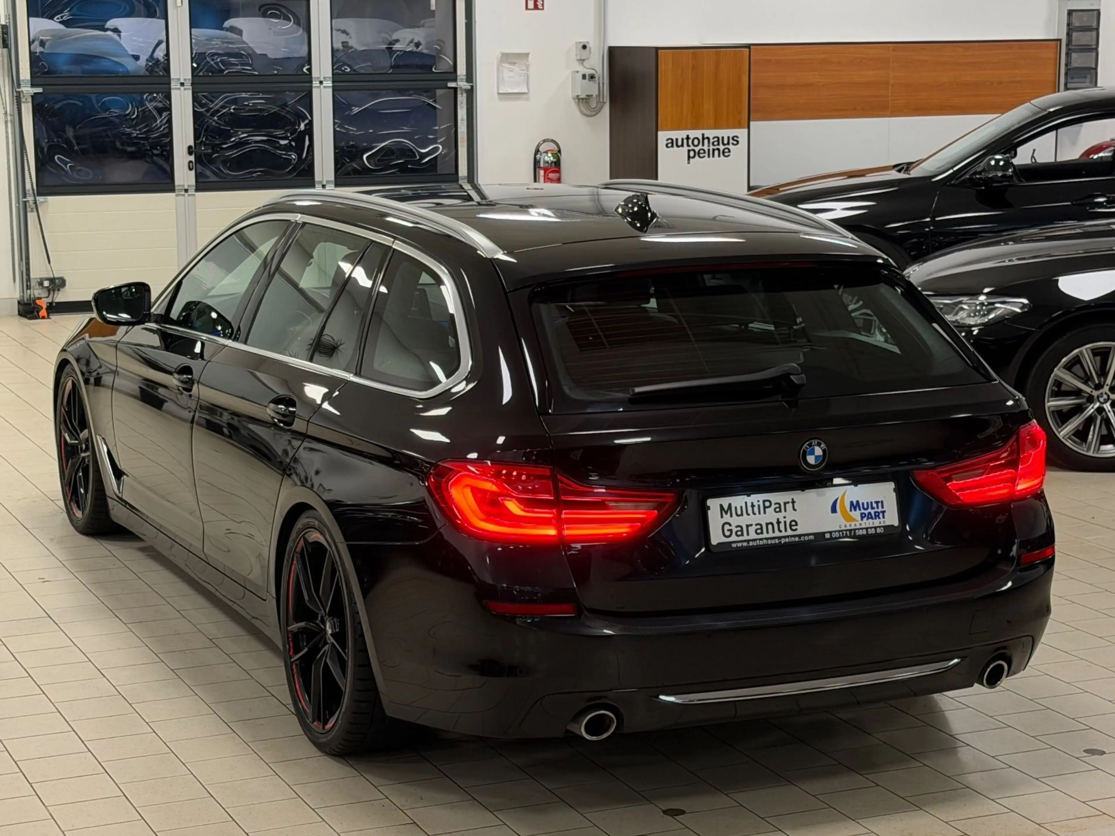 BMW 530 dxD/HUD/LEDer/Panor/AHK/360°/SofCl/TV/VOLL — photo 8