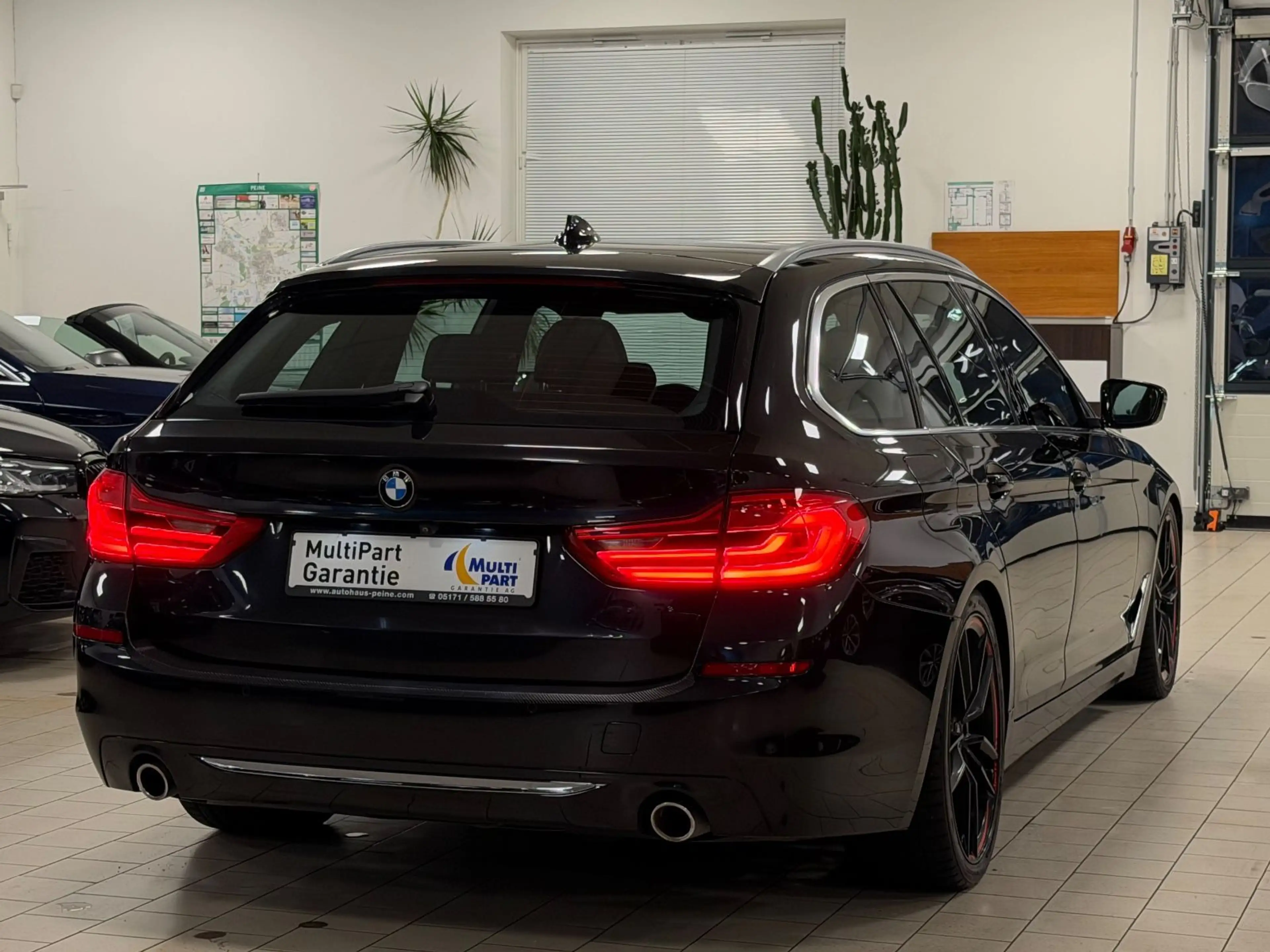 BMW 530 dxD/HUD/LEDer/Panor/AHK/360°/SofCl/TV/VOLL — photo 10