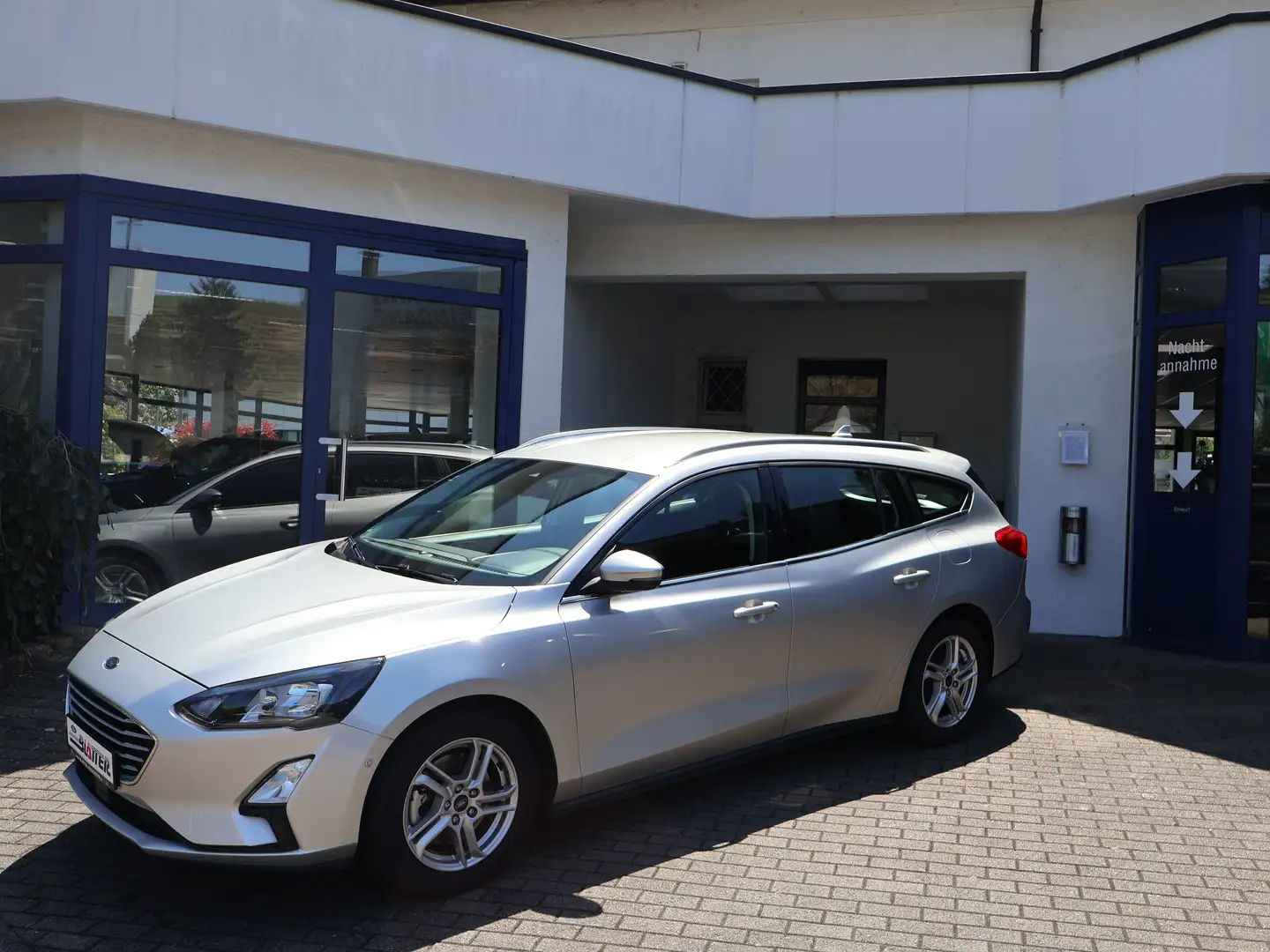 Ford Focus Cool & Connect Silber - 1