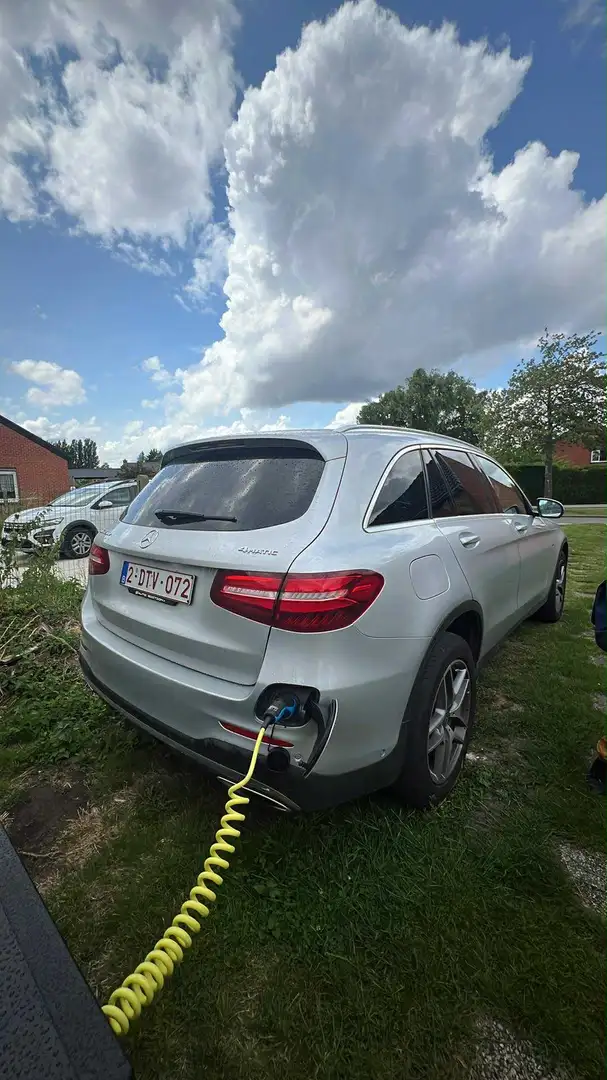 Mercedes-Benz GLC 350 e 4-Matic hybride amg-line Grijs - 2