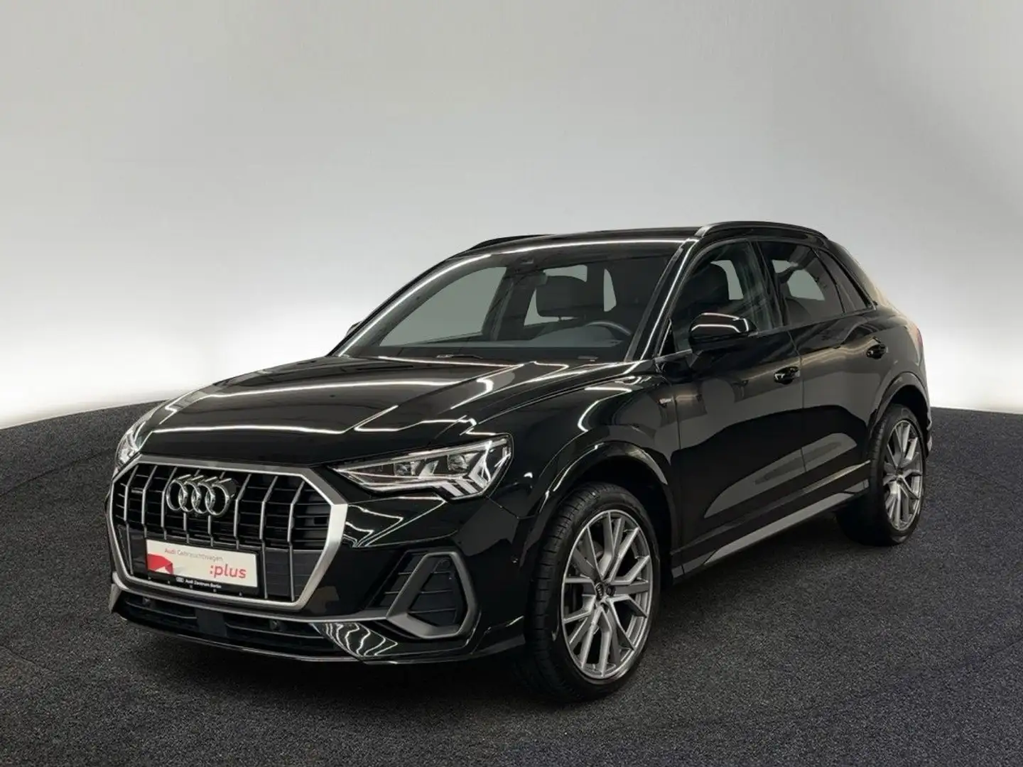 Audi Q3 S line 40 TDI qu.S tr. AHK STDHZG 360°K NAVI Zwart - 2