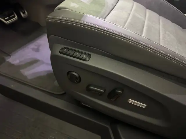 Volkswagen T7 Multivan VW T7 Multivan Style ÜH eHybrid 180 kW 4MOTION Ansicht 12