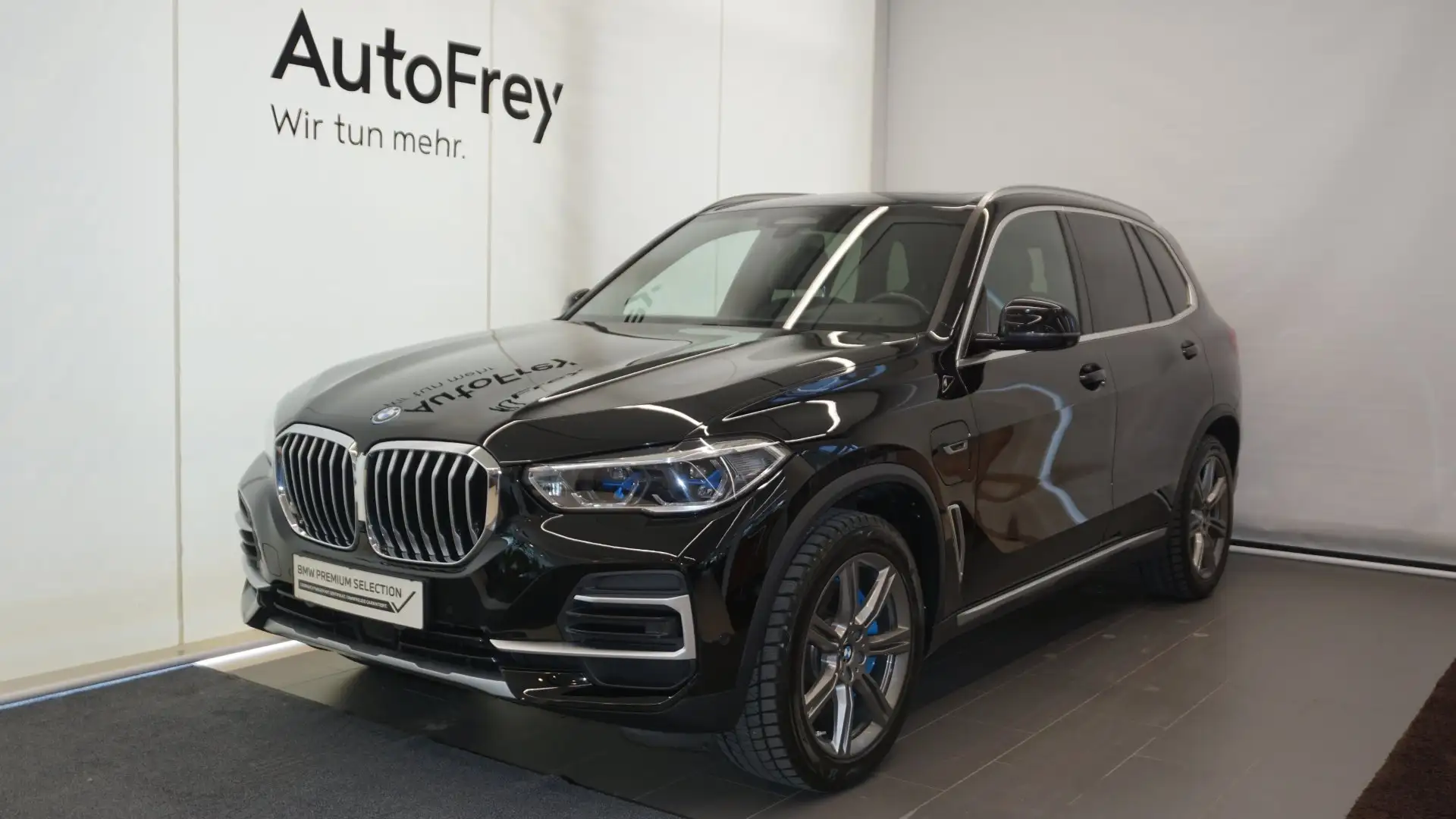 BMW X5 xDrive45e Schwarz - 1