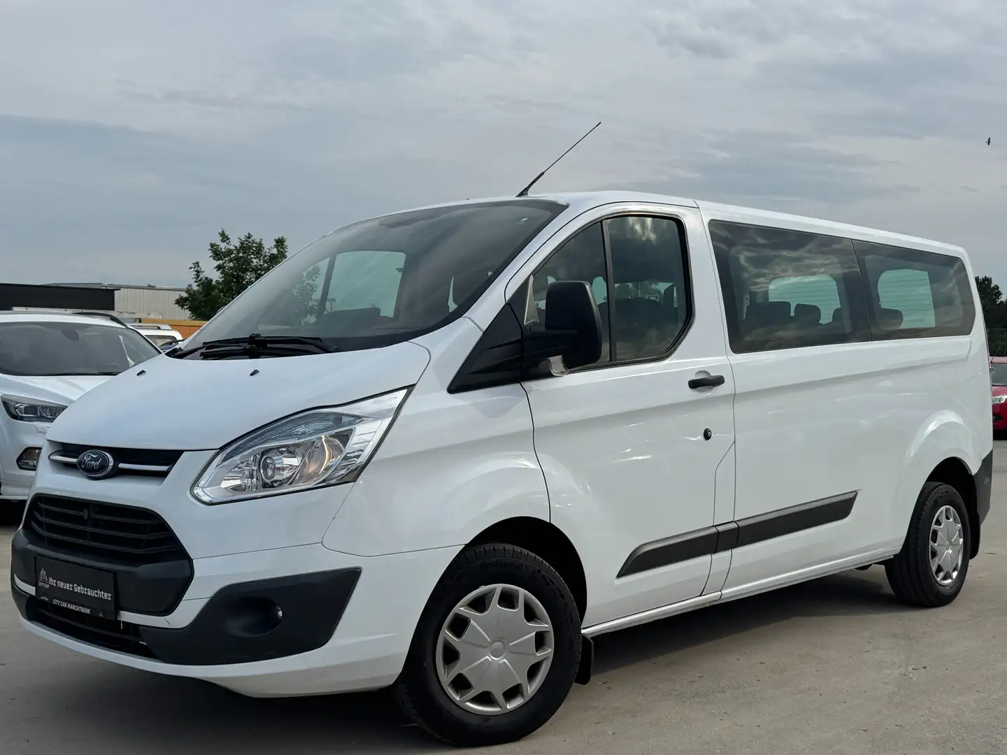 Ford Tourneo Custom L2H1| PICKERL 06/27| 9 SITZE | 74.000KM |1. BESITZ Weiß - 1