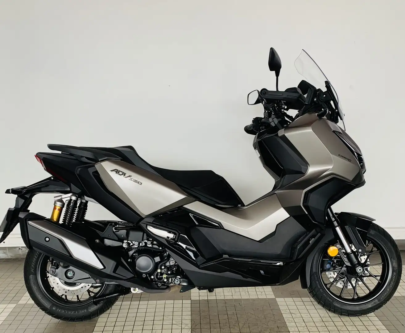 Honda ADV 350 Argent - 1