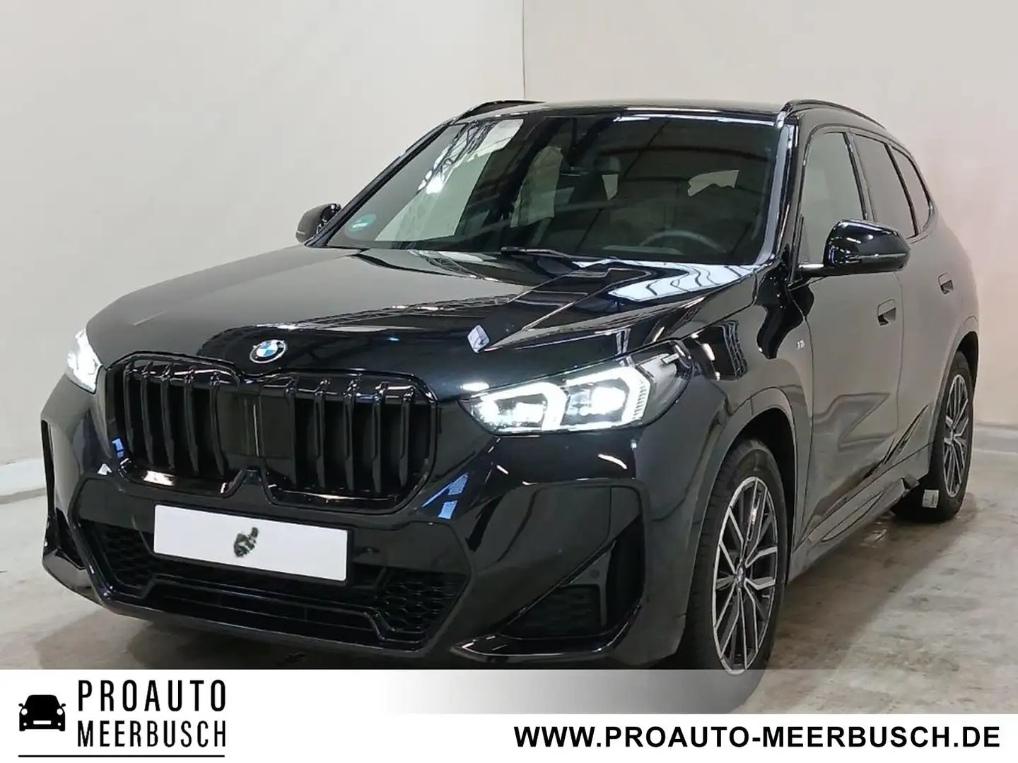BMW X1 23d xDrive M Sport MASSAGE/AHK/MMRY/HUD/360° Schwarz - 1