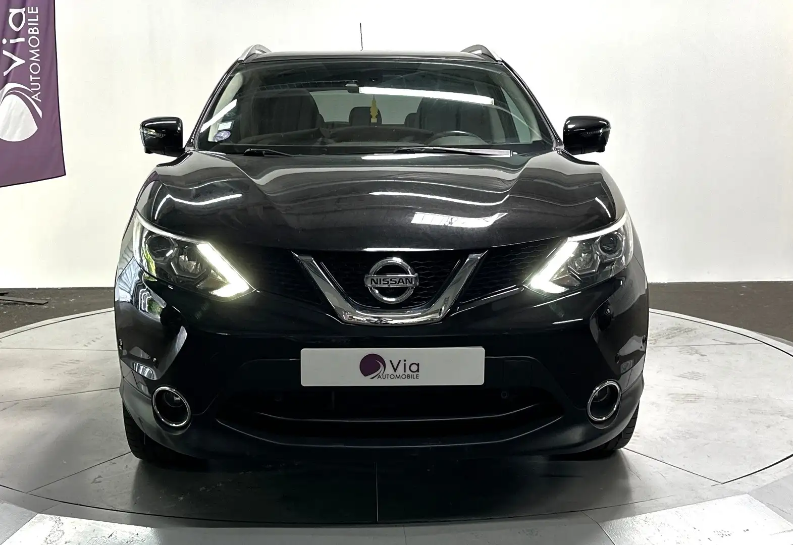 Nissan Qashqai 1.2 DIG-T 115 Tekna / Entretien Disponible Zwart - 2