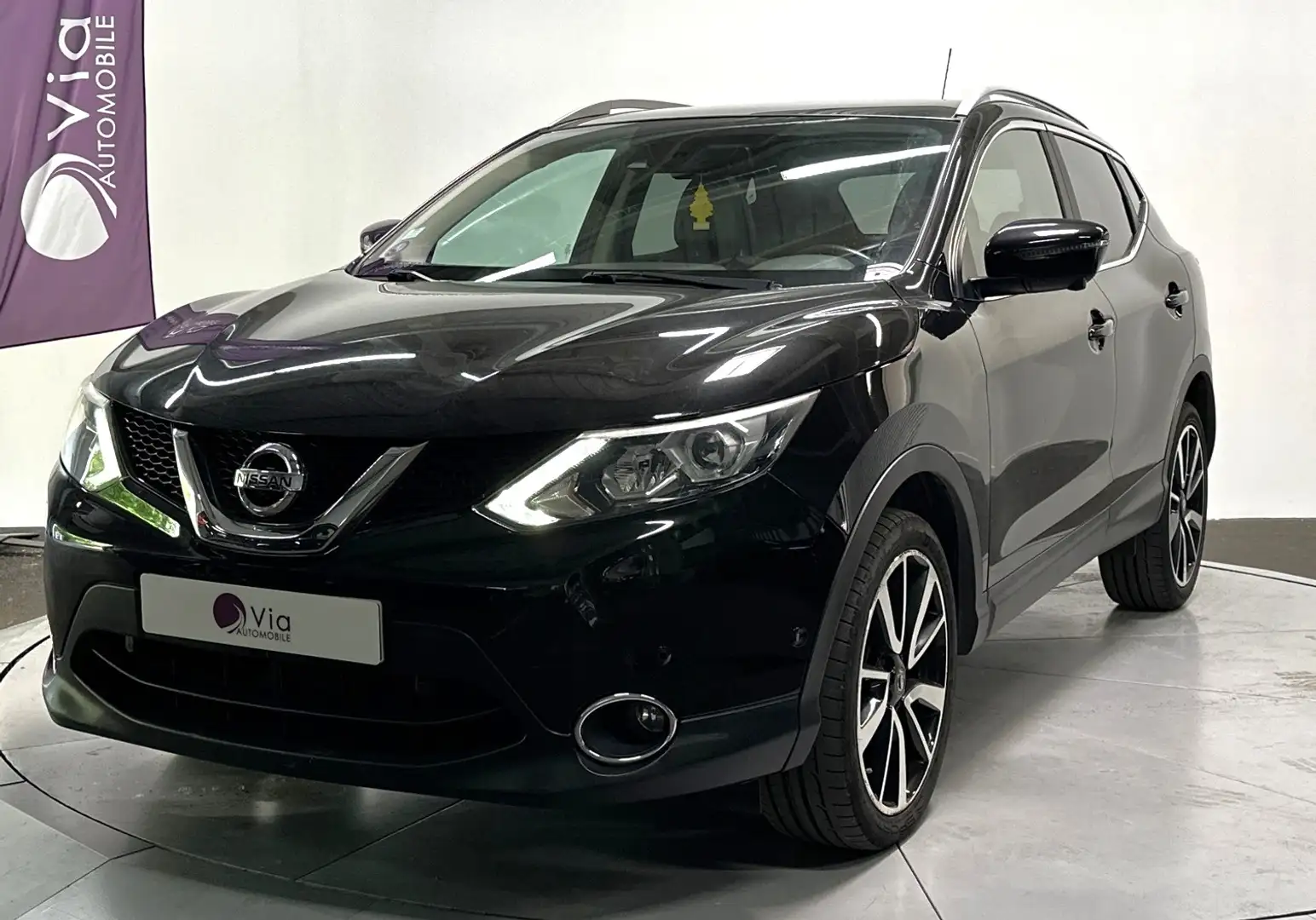 Nissan Qashqai 1.2 DIG-T 115 Tekna / Entretien Disponible Zwart - 1