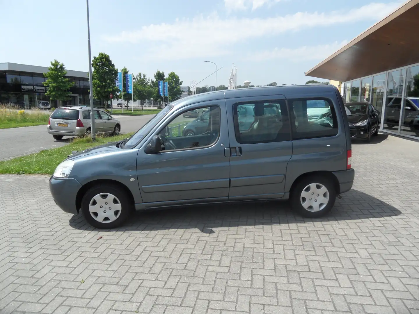 Citroen Berlingo 1.4i Multispace Cool Tech Nieuwe APK + Koppeling Gris - 2