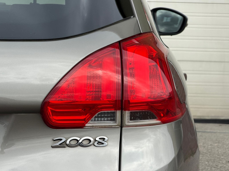 Peugeot 2008 1.6 VTi Féline/PANO/TREKH/PARKS/NAVI/APK/NAP — photo 9