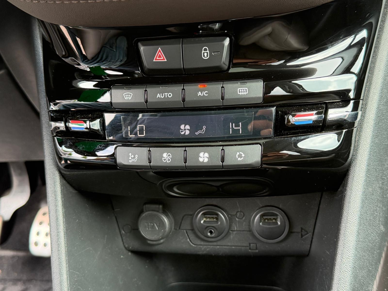 Peugeot 2008 1.6 VTi Féline/PANO/TREKH/PARKS/NAVI/APK/NAP — photo 18