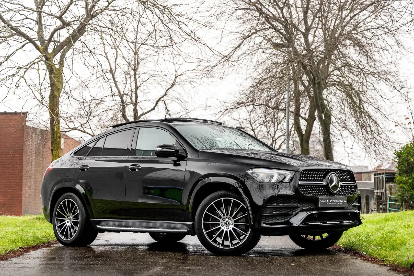 Mercedes-Benz GLE 350 de Coupe AMG * AIRMATIC * Burmester * Pano * 360 Schwarz - 1