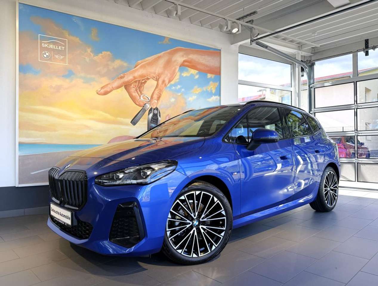 BMW 218 — BMW 218 218i Active T. M SPORT ACC+KOM+AHK+HUD+HARM+SPUR