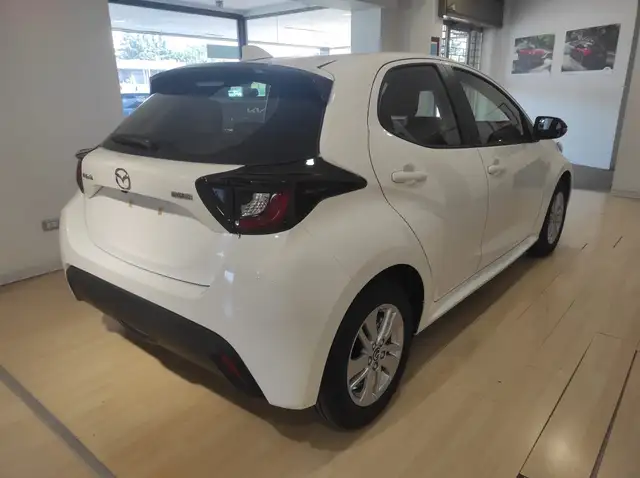 Mazda Mazda2 view 3