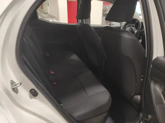 Mazda Mazda2 view 13