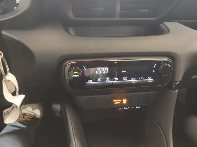 Mazda Mazda2 view 8
