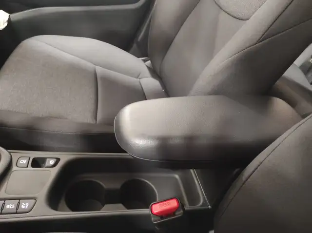 Mazda Mazda2 view 9