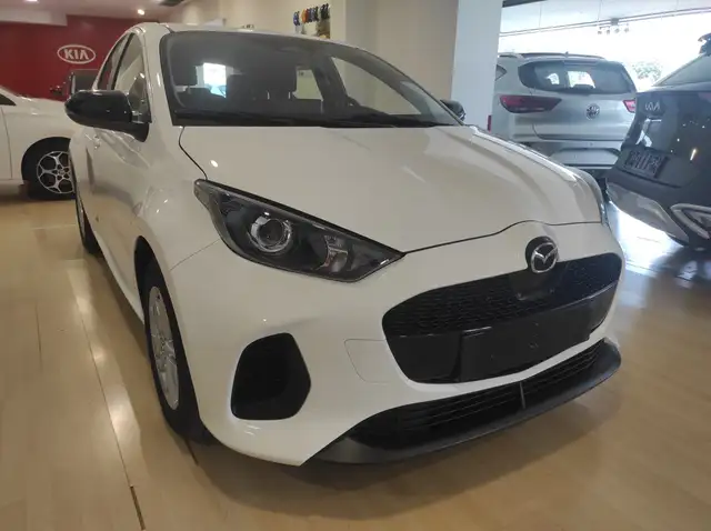 Mazda Mazda2 view 5