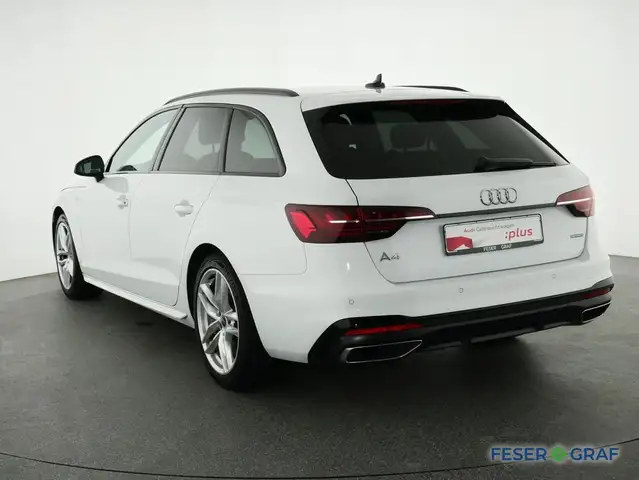 Audi A4 view 14
