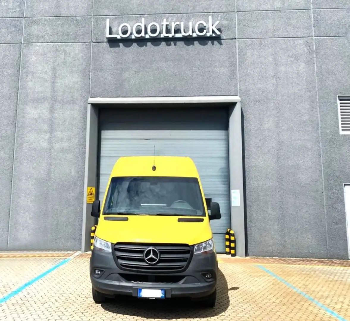 Mercedes-Benz Sprinter 319 37/35 Furgone Geel - 2