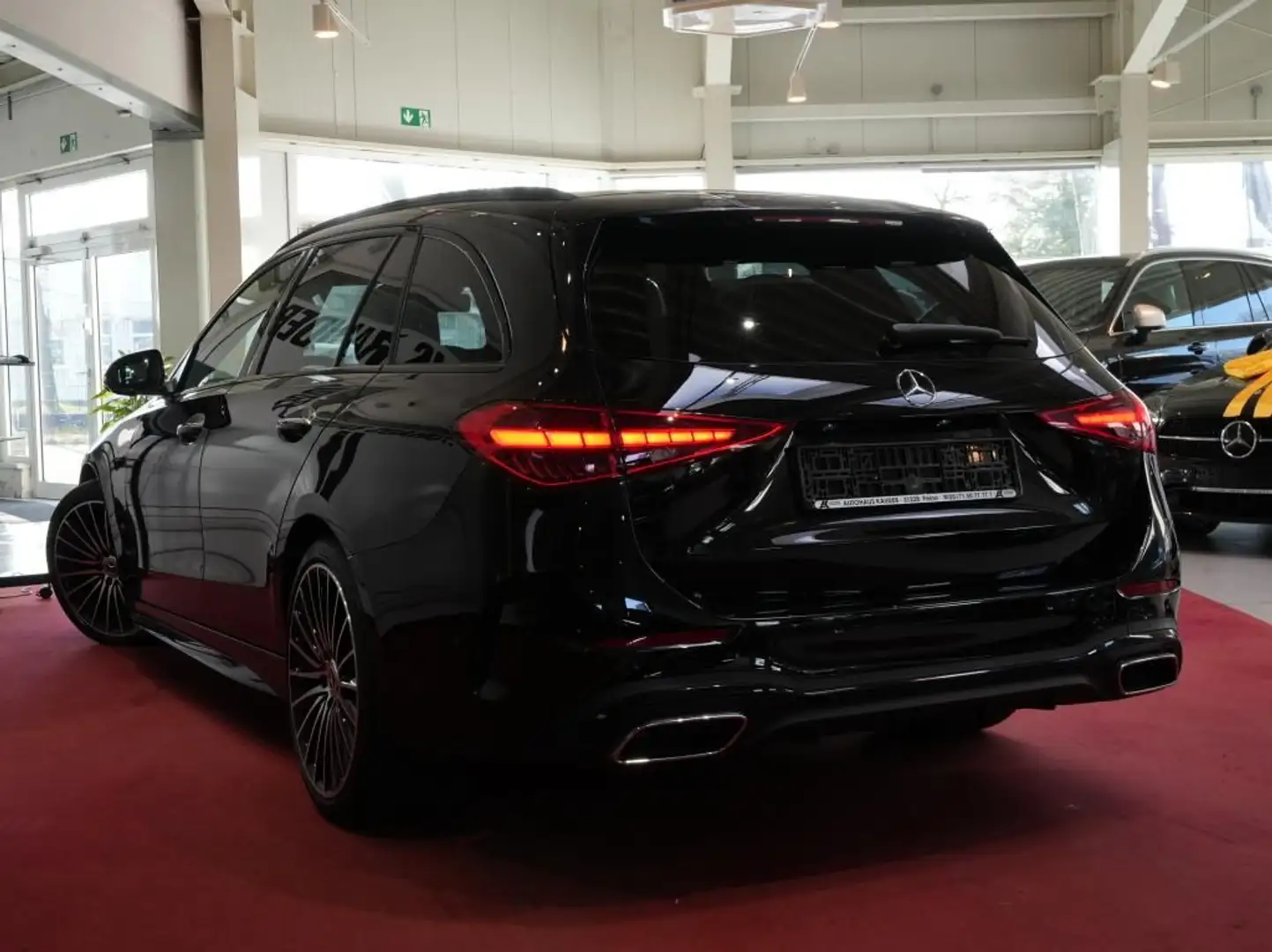 Mercedes-Benz C 300 4Matic T AMG Line*LED*Navi*Virtual*Kamera* Zwart - 2
