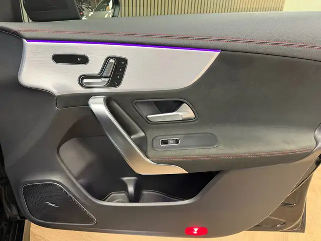 Mercedes-Benz Cla view 11