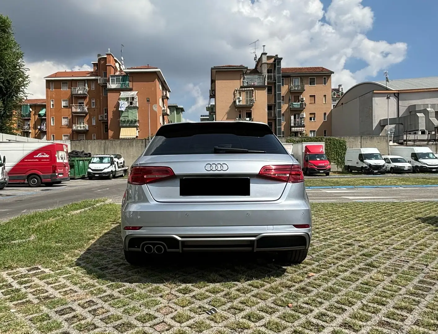 Audi A3 Sportback 40 2.0 tfsi Sport 190cv s-tronic Argento - 2