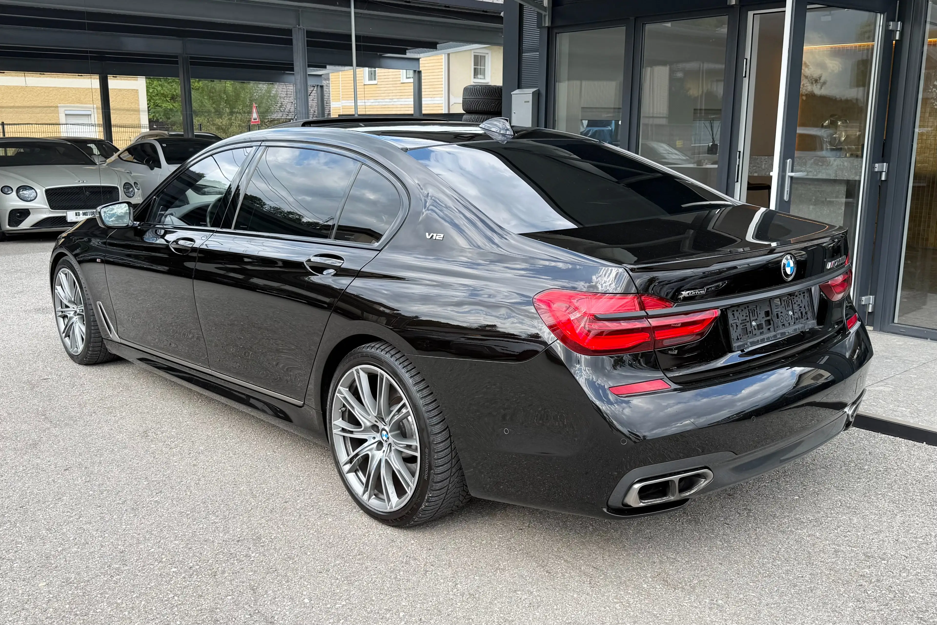 BMW 760 M Li V12 xDrive *Vollausstattung* — photo 8