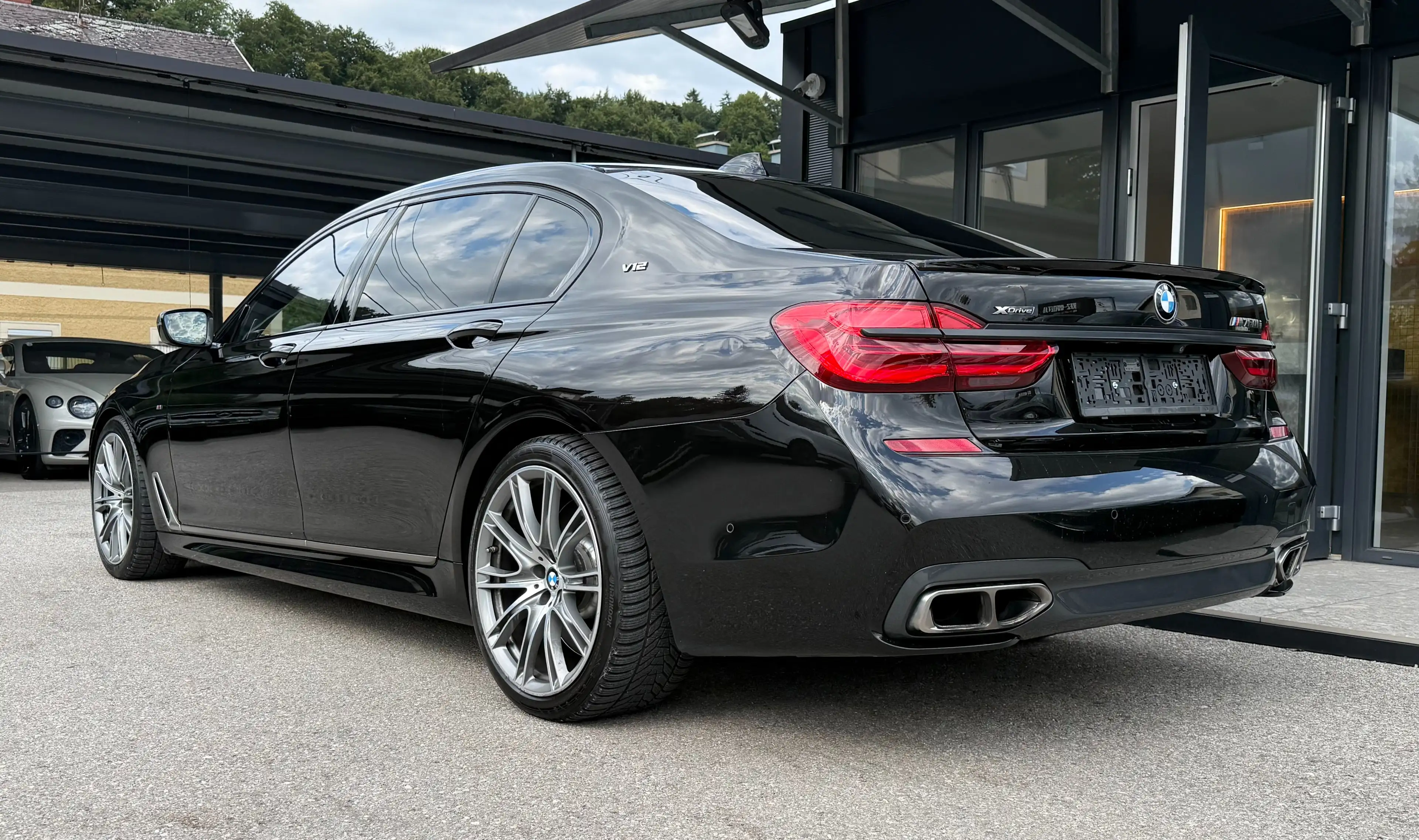 BMW 760 M Li V12 xDrive *Vollausstattung* — photo 9
