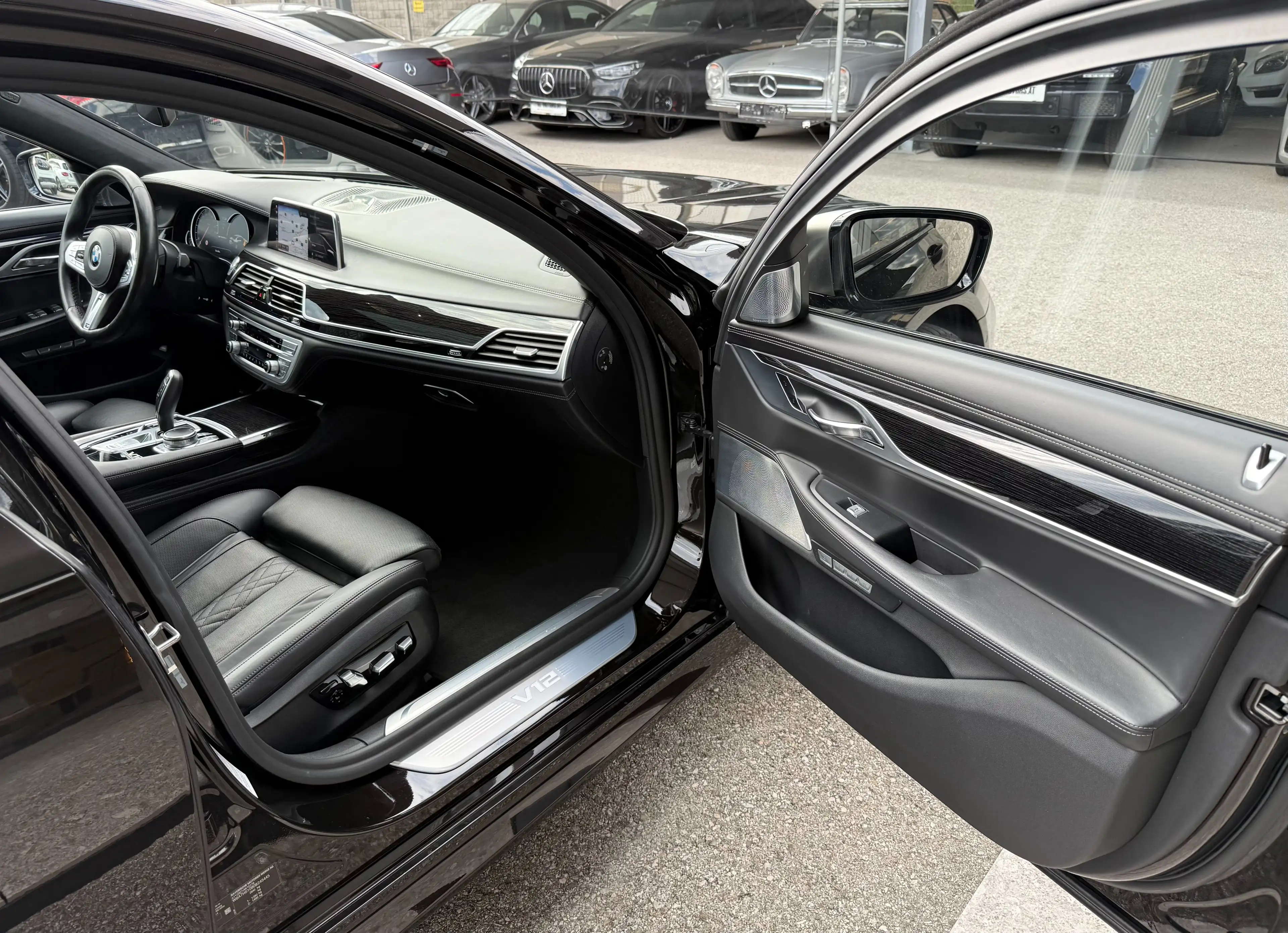 BMW 760 M Li V12 xDrive *Vollausstattung* — photo 18