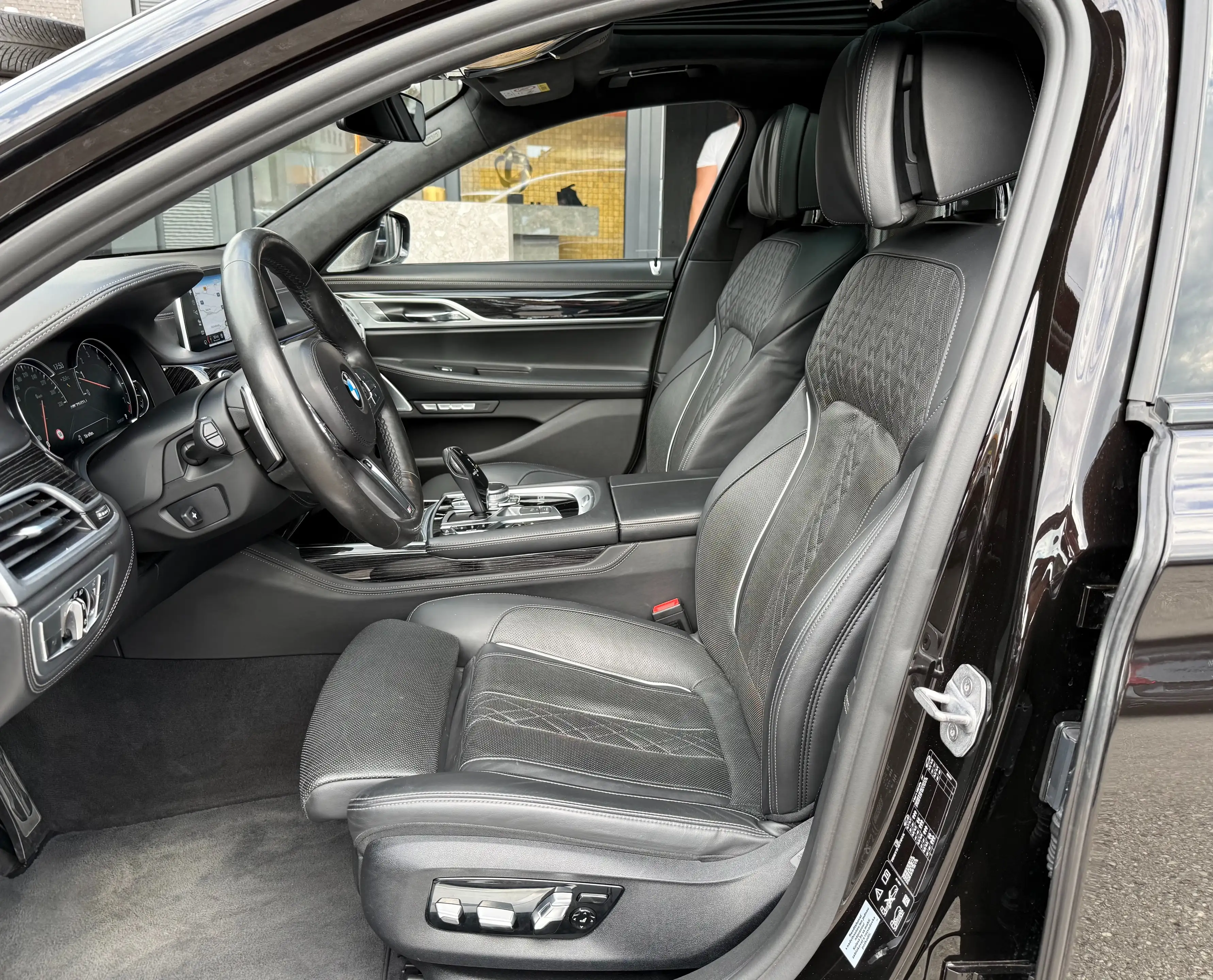 BMW 760 M Li V12 xDrive *Vollausstattung* — photo 16