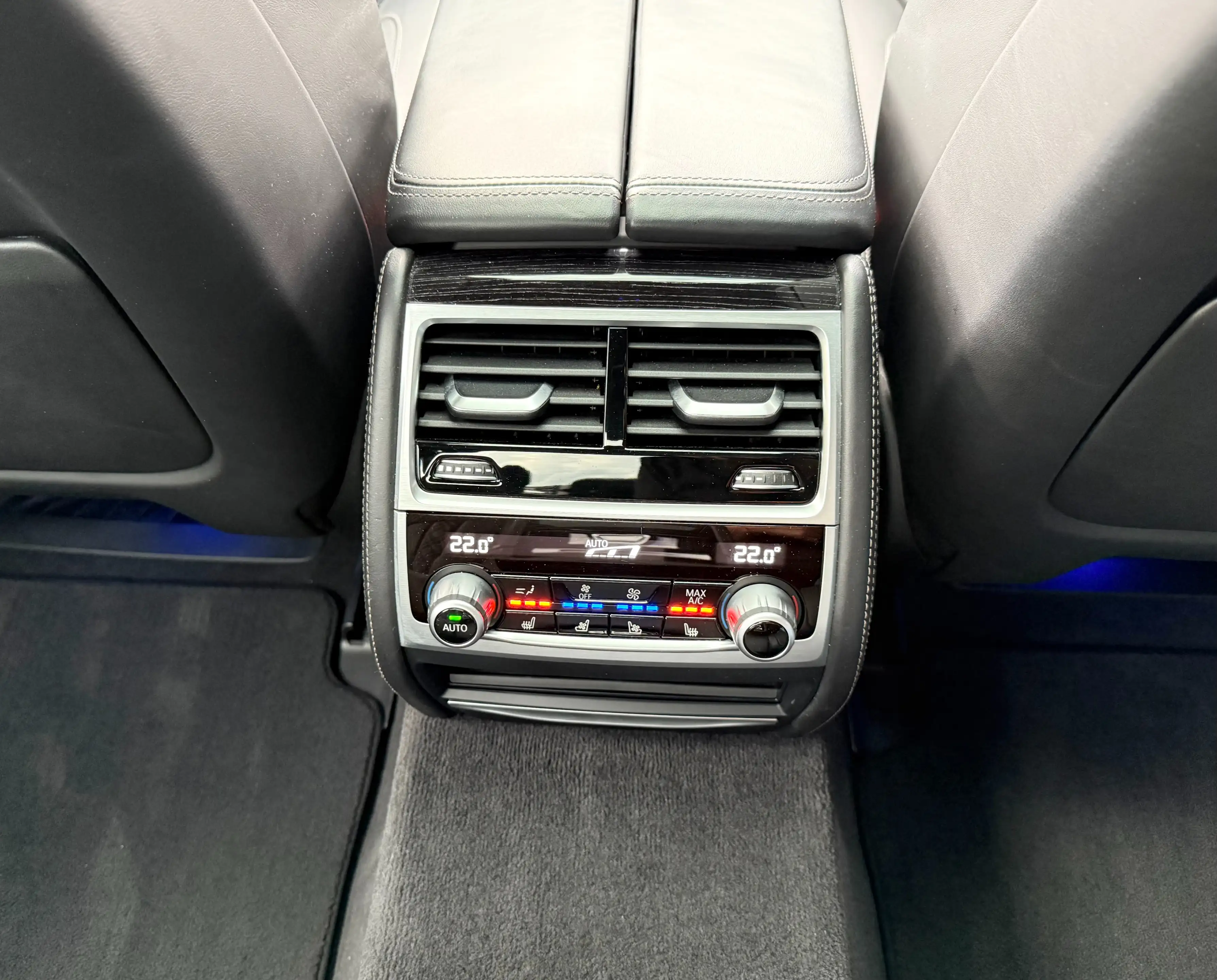 BMW 760 M Li V12 xDrive *Vollausstattung* — photo 28