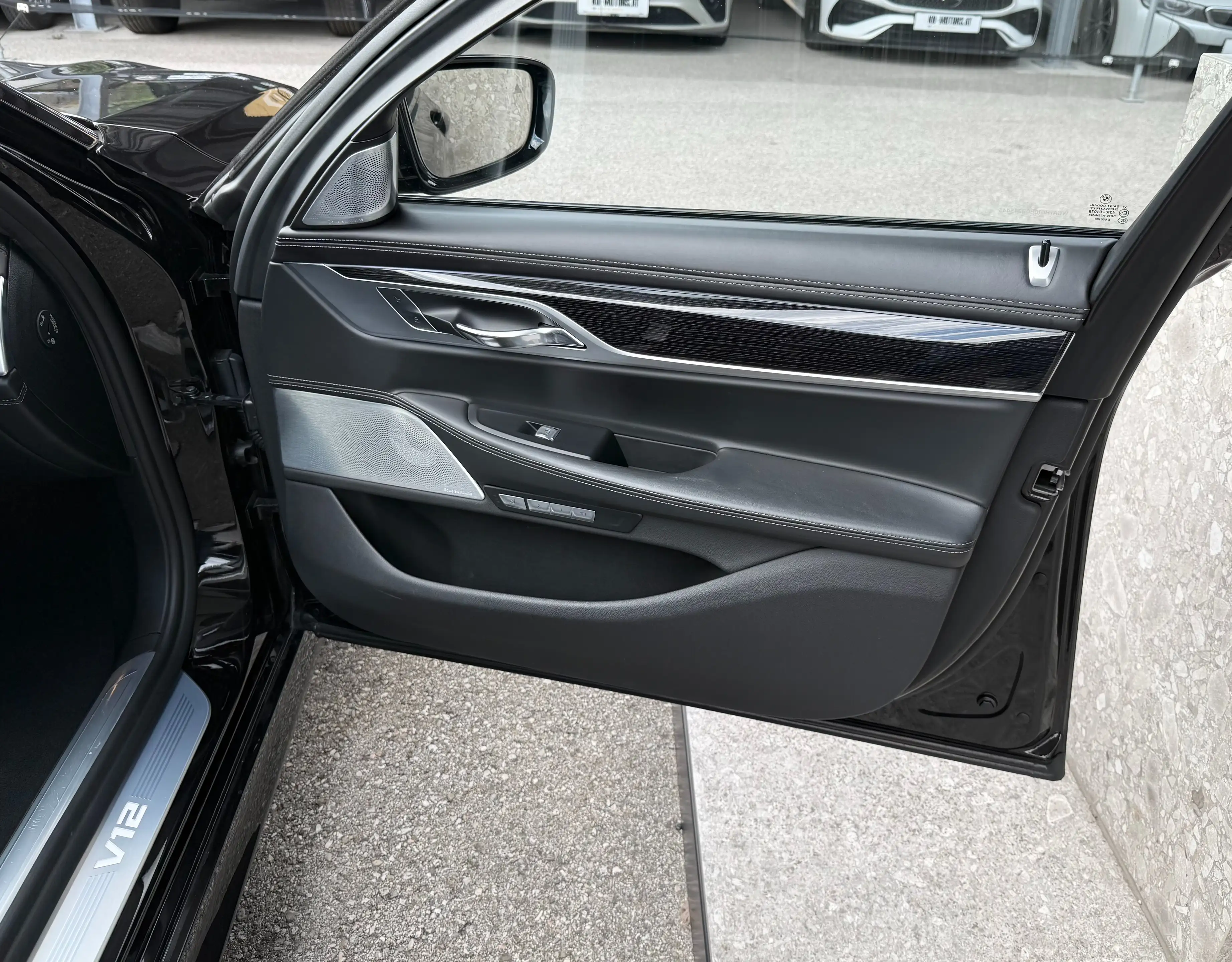 BMW 760 M Li V12 xDrive *Vollausstattung* — photo 19