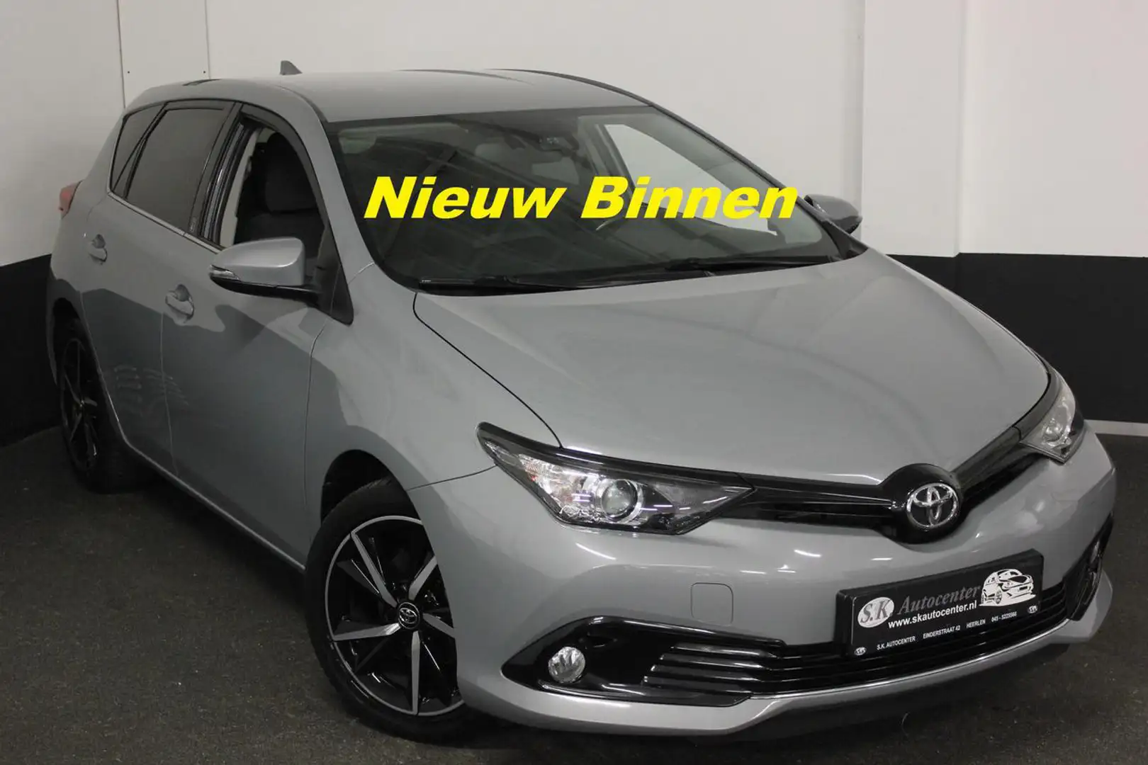 Toyota Auris 1.2 TEAM 1E EIGENAAR*NAV*CAM*CRUIS*STOELVERW* Gris - 1