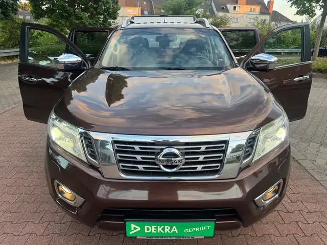 Nissan Navara 2,3 Motor  NP300 KING VOLL Ausstattung. 360 Grad Kamera . AUTOMATIK . Schiebedach. VOlllEDER. 1. Hand . Top Top