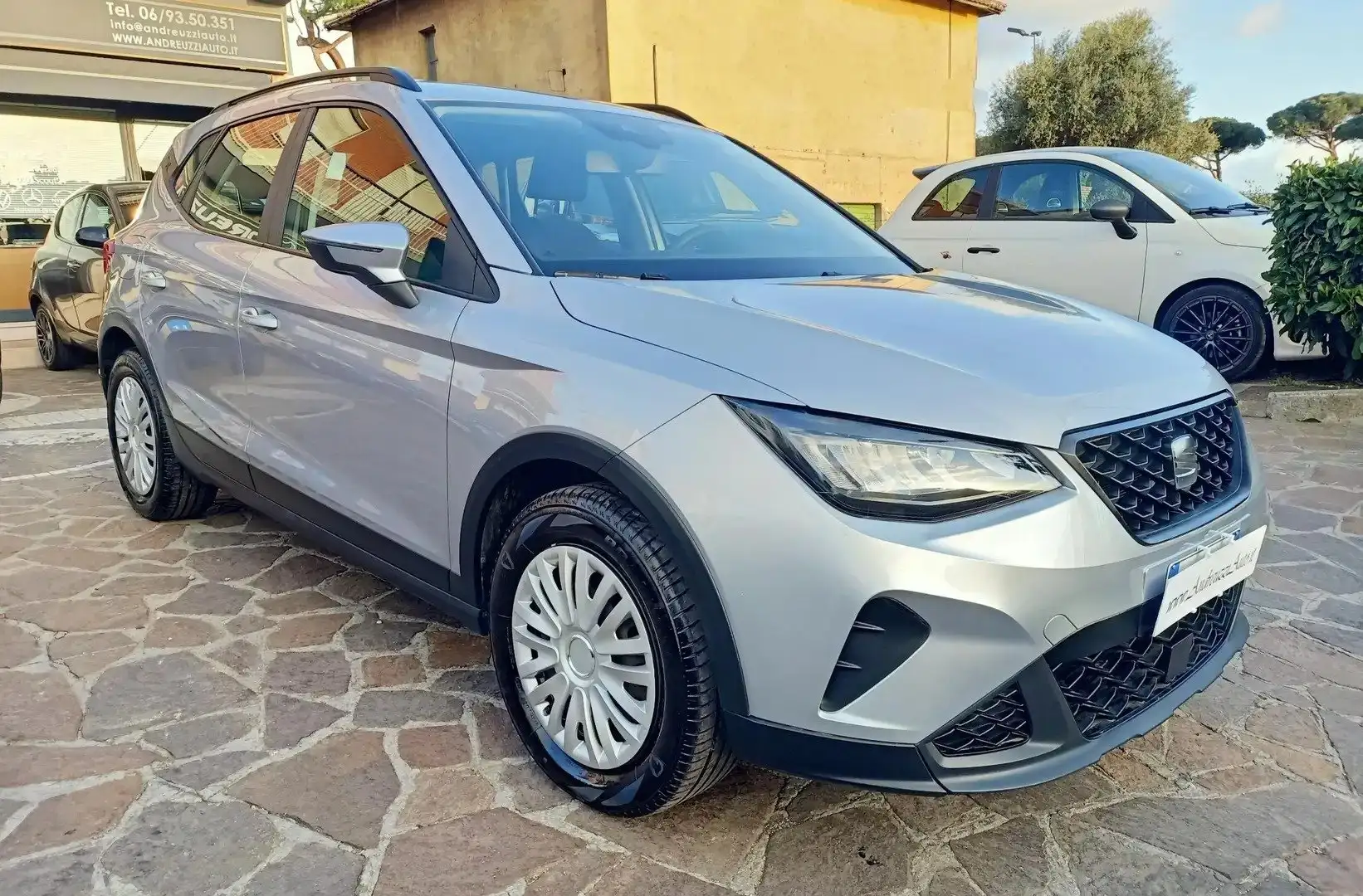 SEAT Arona 1.0 ecotsi Reference 95cv Grigio - 1