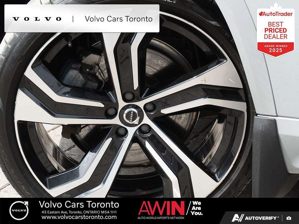 2024 Volvo XC90 B6 AWD Ultimate Bright Theme 7-Seater | 22" Wheels thumb 6